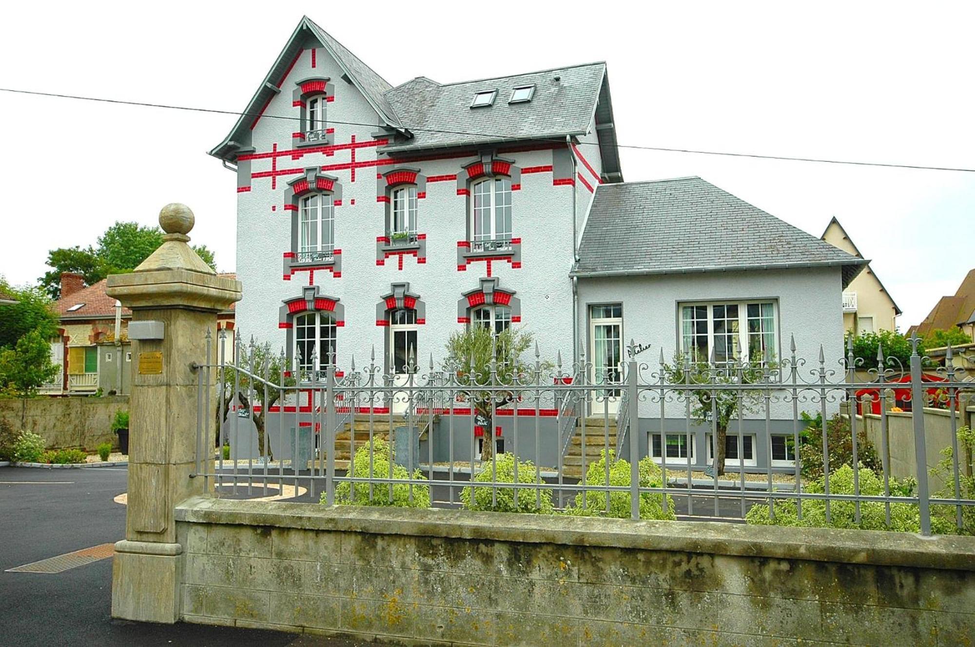 Hotel Restaurant La Pecherie - Le Manoir D'A Cote - Les 5 Ruches -Logis Hotels Courseulles-sur-Mer Exteriör bild